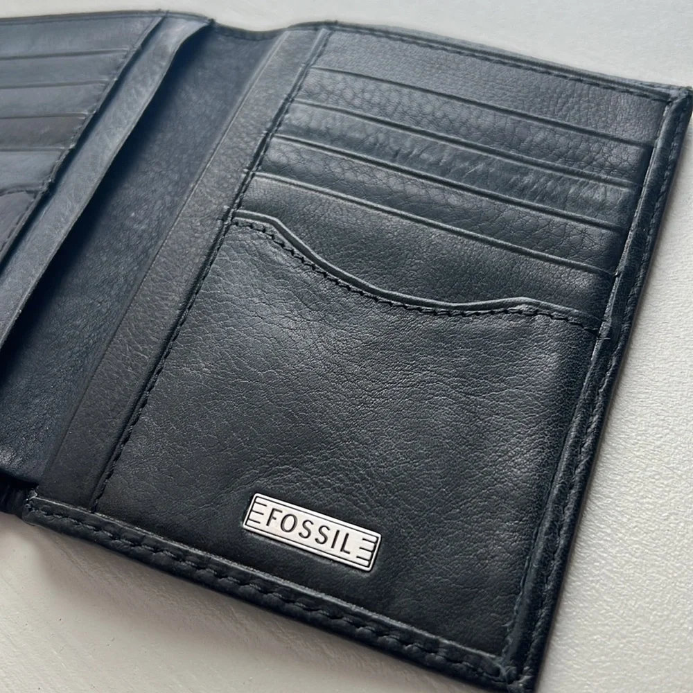 Men’s Fossil Leather Wallet - Picture 6 of 10